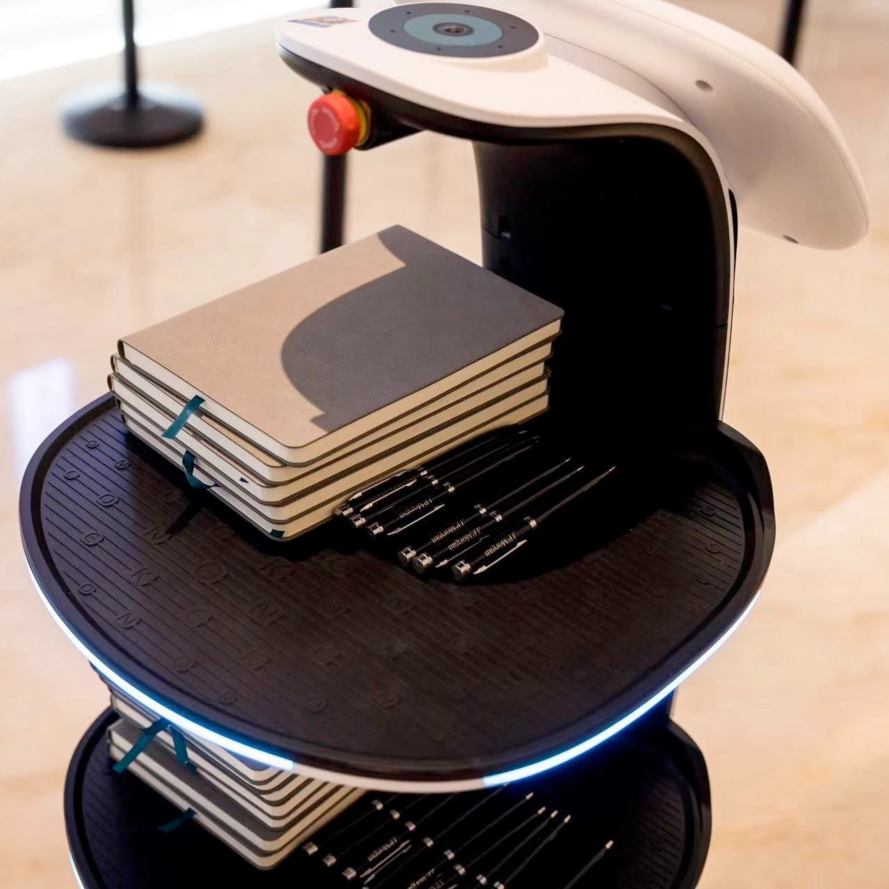 T8 Delivery Robot Small bezorgrobot tray kantoor