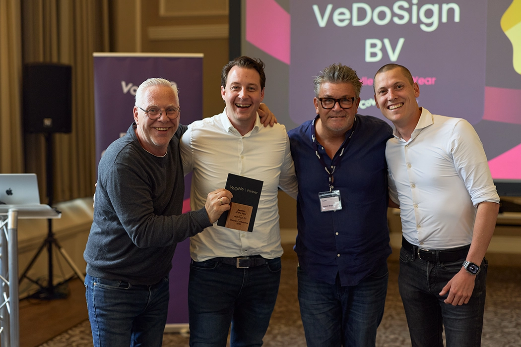 VoCoVo Reseller Of The Year Award For VeDoSign | John Van Dormolen | Jesper Dinkelberg Jason Walden | Joost Eerland